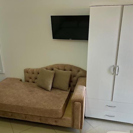 Seaside Rooms & Apartments Саранде Екстериор снимка